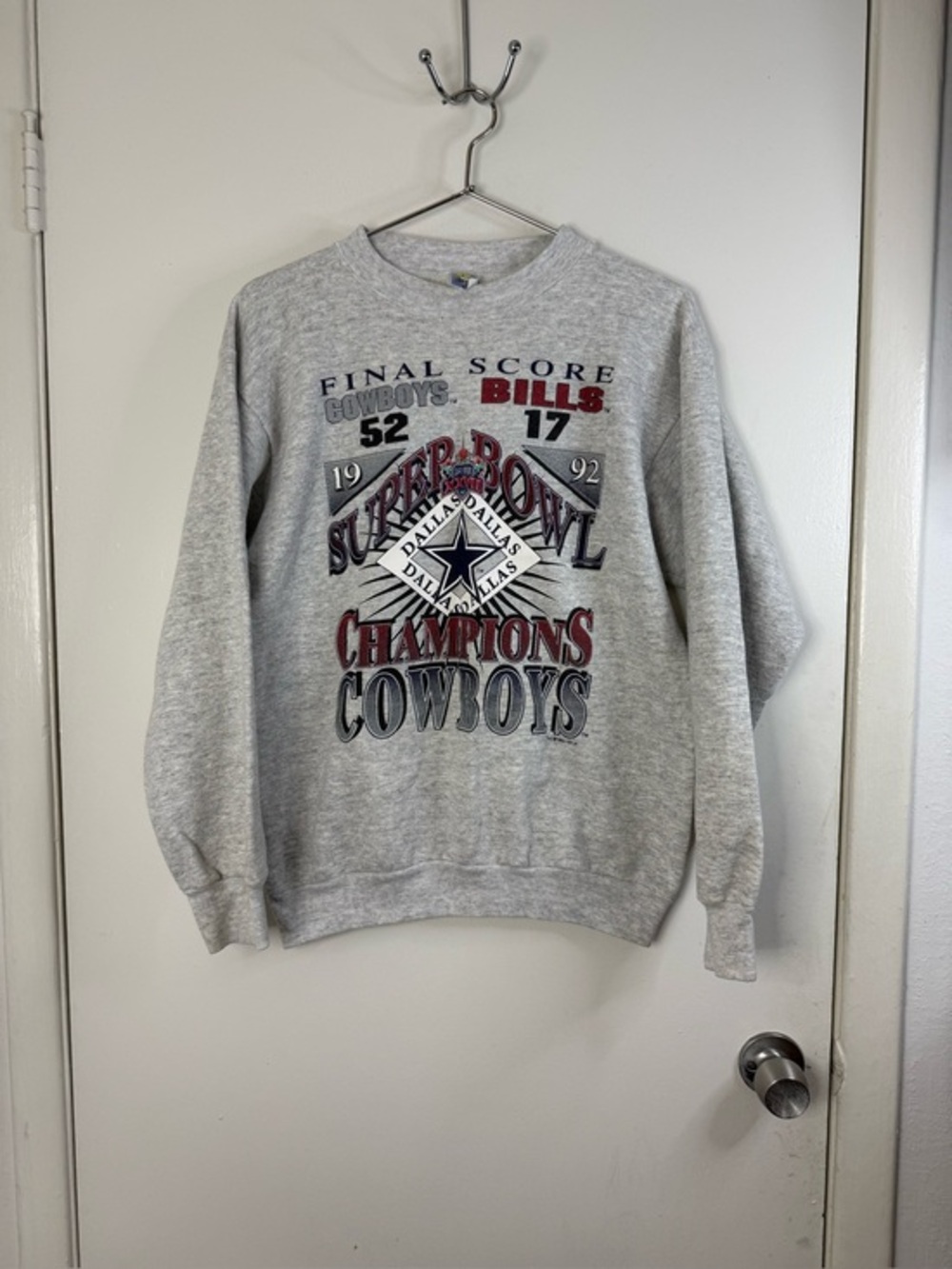 Dallas Cowboys vintage 1993 Super Bowl champions VS Bills gray sweatshirt L